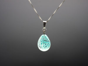 pendentif emeraude détail